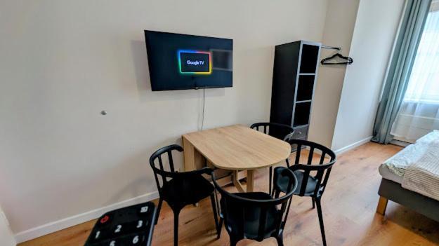 Apartment Flat In Zizkov With Free Underground Parking -501- Prague